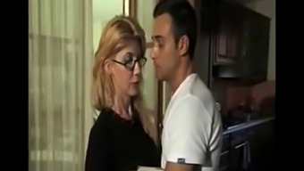 ¡encuentro Apasionado De Una Señora Italiana Retro Con Un Semental Maduro!