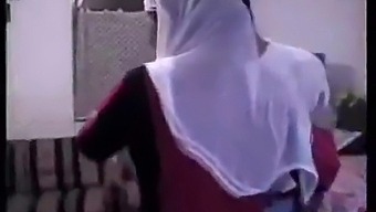 Harish545s Arabiske Fyre Og Tante I En Hot Mp4-Video