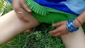 Desi Pussy Close-Up And Dirty Talk With Bhabhi