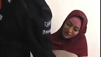 Modne Arabiske Milf'S Vilde Sexkapader På Xvideos.Com