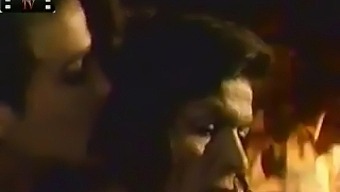 Hvad Hedder Denne Modne Film Med Store Bryster Og Moderlige Temaer?