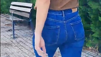 Den Mest Sexede Kvinde, Der Nogensinde Har Set Gå På Gaden Uden Bh
