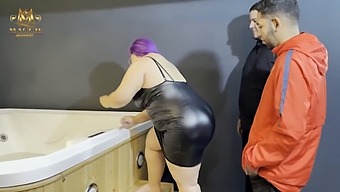 Esta Es Una Experiencia Estimulante De Doble Penetración Con Dos Hombres
