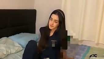 Permítame Tomar Algunas Fotos Suyas Y Luego Recibir Placer Oral..