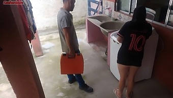 Brazilian Housewife Trades Sexual Favors With Washing Machine Repairman For Cash