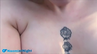 Naomi Hughes, En Tatoveret Rødhåret, Har Doggystyle Sex Med Sin Stedfar.
